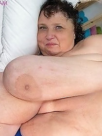 Elegant-looking chubby women love a big boner